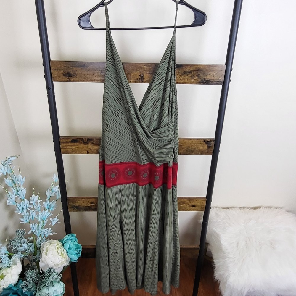 BCBGMaxAzria olive green red accent boho midi dress size L